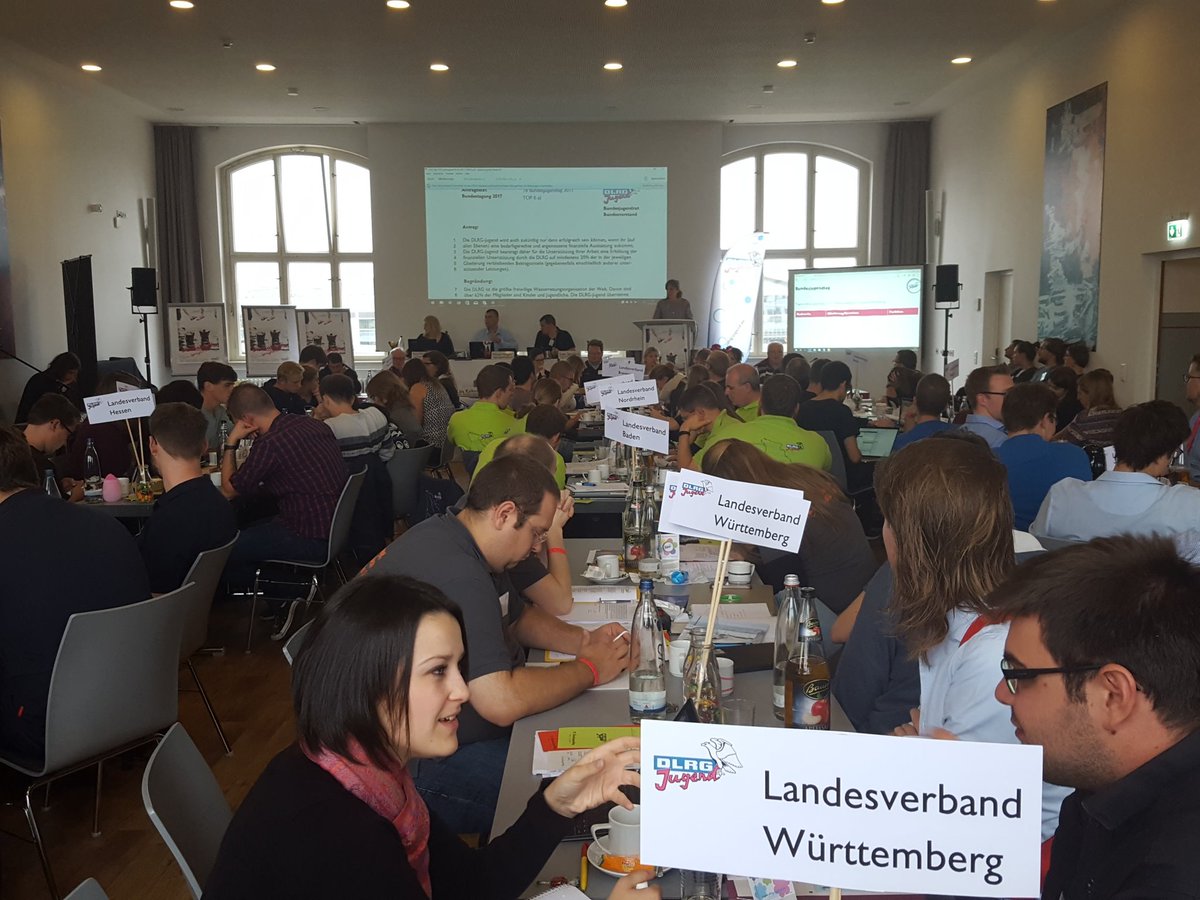 DLRGWU's tweet photo. Erster Bundesjugendtag nach der neuen Ordnung der Jugend! Aufgehts Deligation Württemberg in Berlin! #BJTBER https://t.co/W6yhQAXvW9