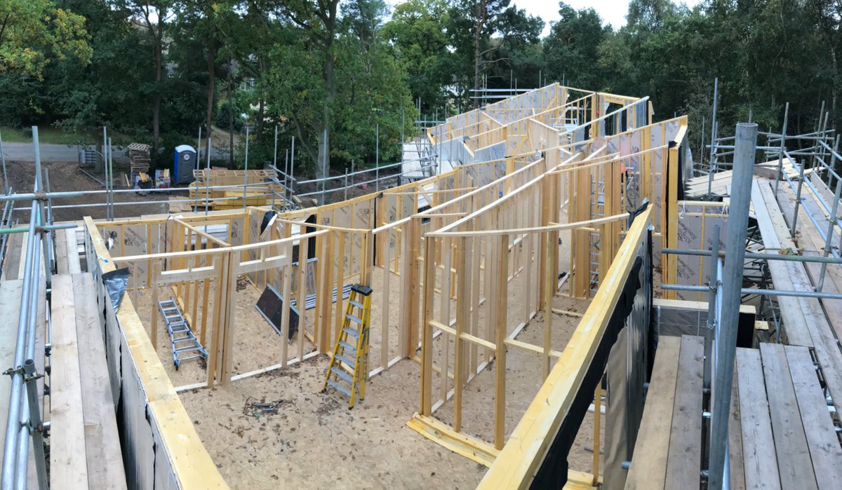 AlmacCarpentry's tweet photo. Walls up, roof going on in Kings Lynn for @pottonselfbuild @KingspanTS, one more week on the roof then its off to start the next build! https://t.co/EBJW45lGph