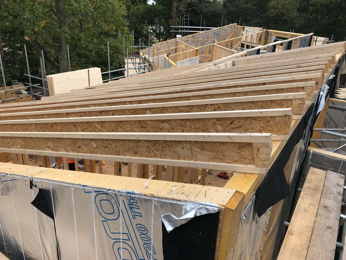 AlmacCarpentry's tweet photo. Walls up, roof going on in Kings Lynn for @pottonselfbuild @KingspanTS, one more week on the roof then its off to start the next build! https://t.co/EBJW45lGph