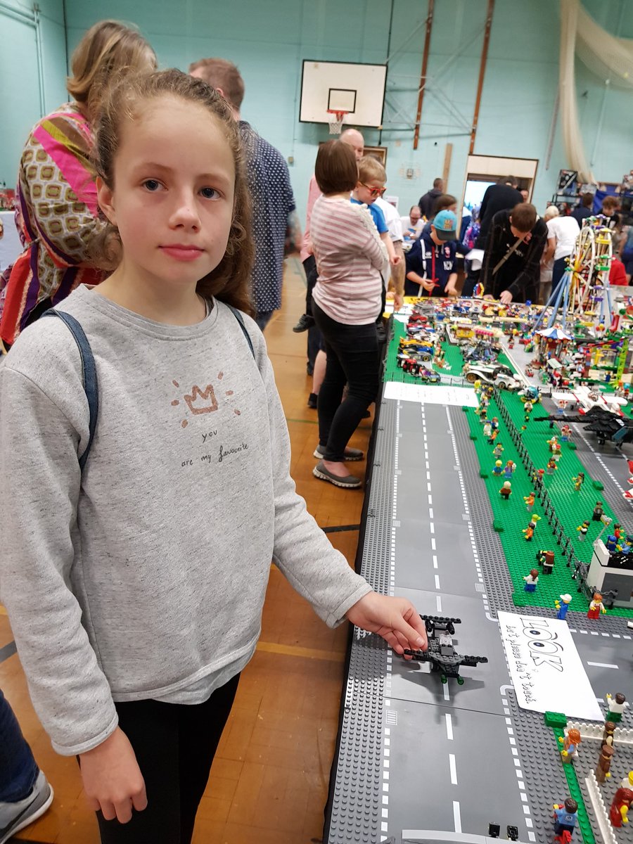 roxyjames85's tweet photo. Hannah 12 #blackplane @LCHSed #brickshirecomp2017 https://t.co/DRmMVbRd0J