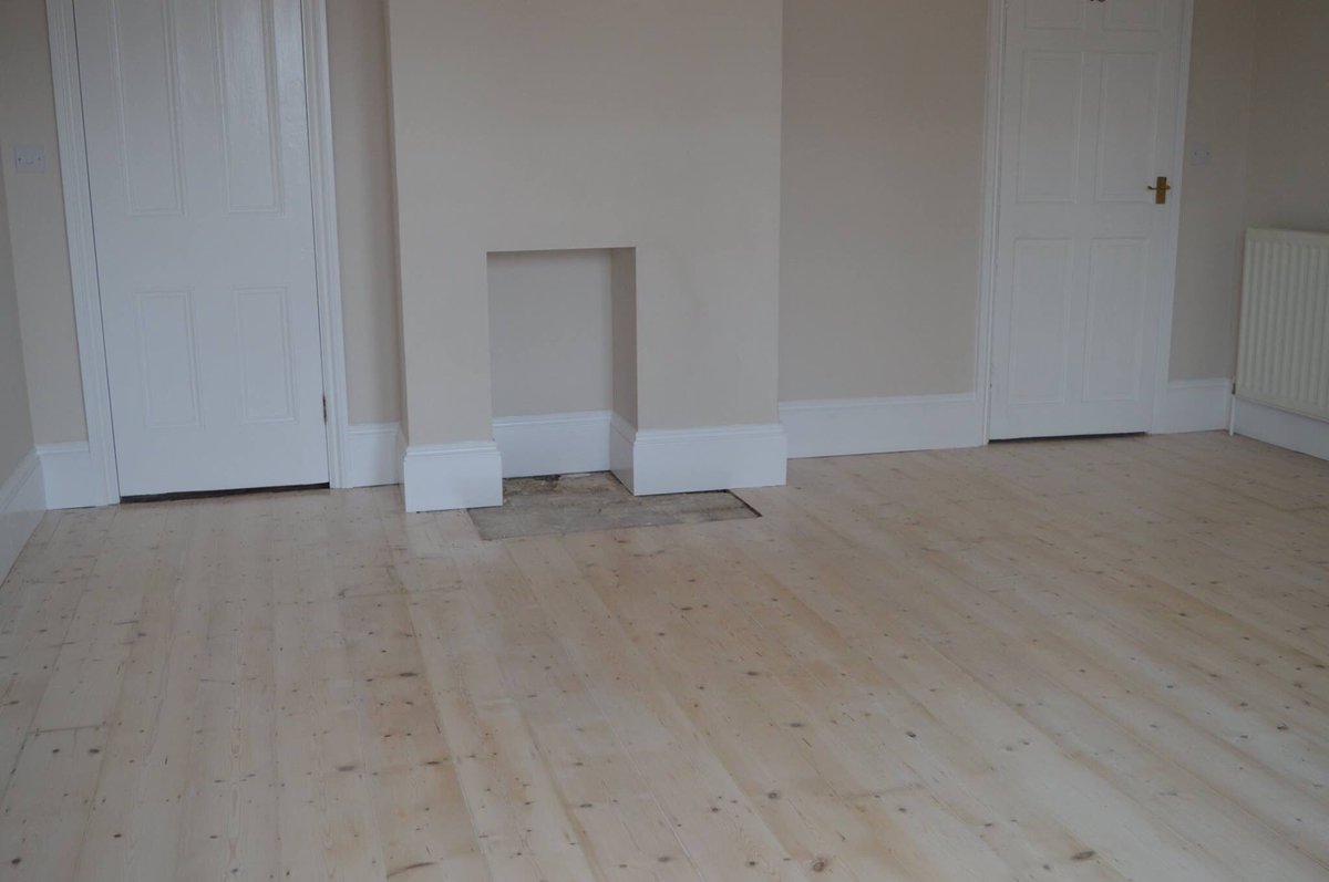 tjcflooring1's tweet photo. White wash antique pine floor transformation. Great result 😀 https://t.co/wrNrsrHH4K