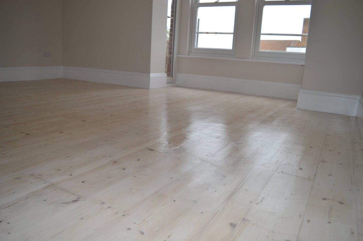 tjcflooring1's tweet photo. White wash antique pine floor transformation. Great result 😀 https://t.co/wrNrsrHH4K