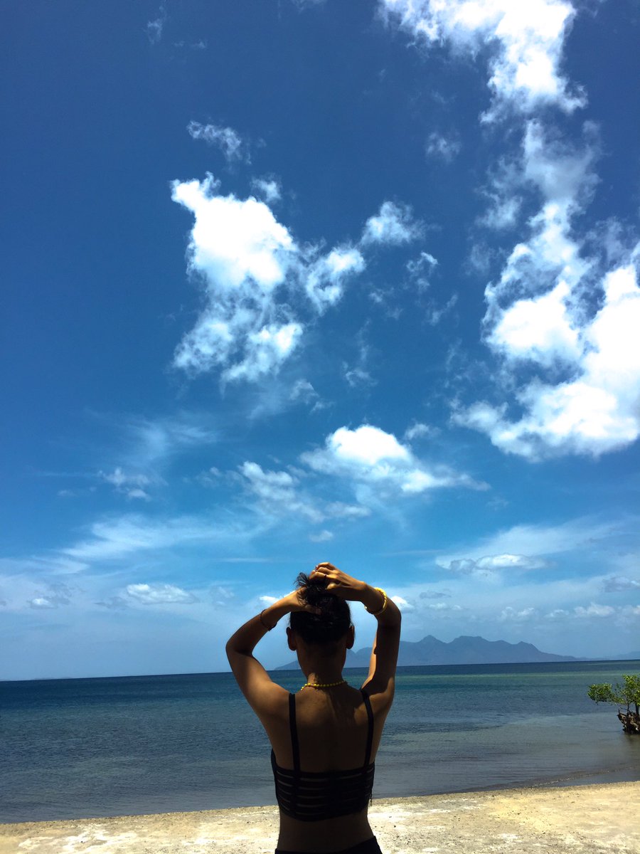 Betah tempat ini karna suatu alasan 😔😔 dan aku benci alasan ituuuu!!!