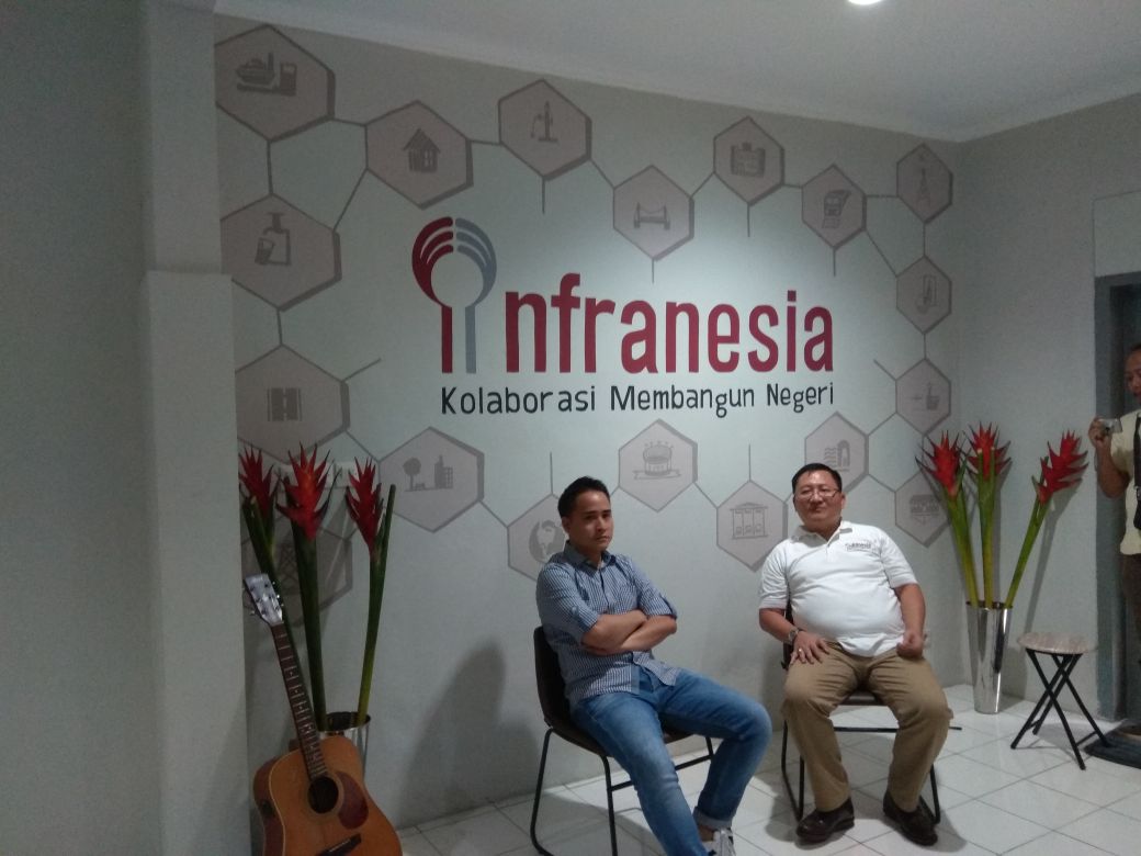 infranesia's tweet photo. "Ngobrol Sore: Antara Aku, Kau, dan Infrastruktur" dimulai. Yuk merapat ke Jl Kemang Selatan I no. 10 
#InfranesiaDay #Infranesia1stAnniv https://t.co/LhPNslG29M