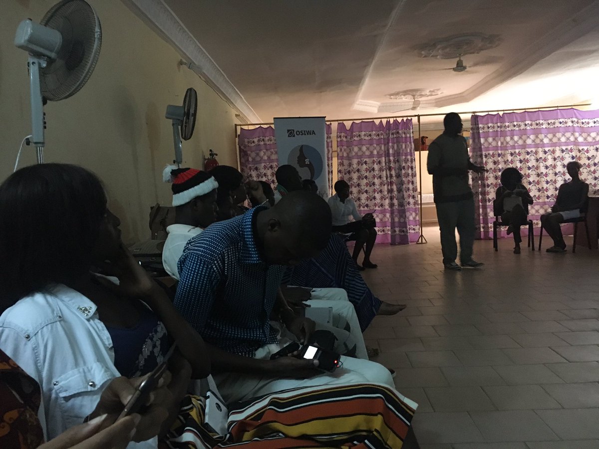 niallee04's tweet photo. Prolongement campagne @OSIWA1 #SesDroitsNotreAffaire &amp; #journeeinternationaledelafille à #Diourbel : focus group avec les jeunes #kebetu https://t.co/OQFUO0KwDf