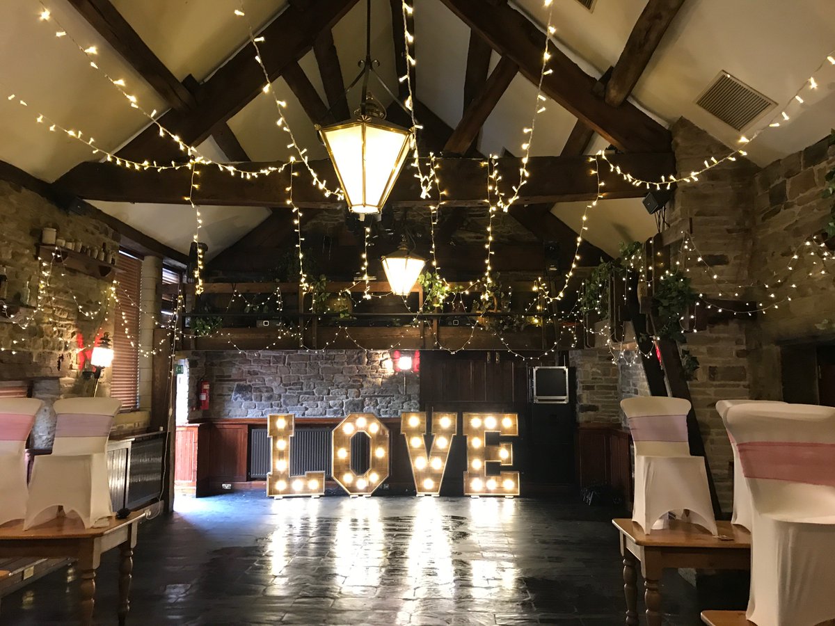 wedvenuelight's tweet image. Rustic style wedding at @CubleyHall 
#rusticwedding #rusticlove #fairylights