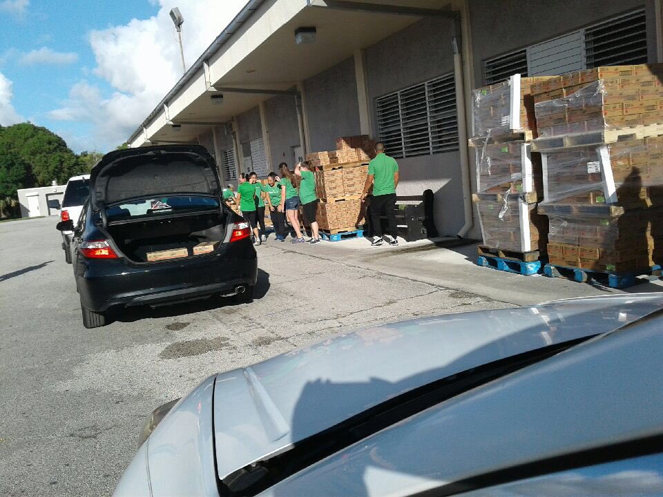 OVESPrincipal's tweet photo. Thank you Publix for the school supplies and Title 1 Dept for always supporting our schools! CSES is so thankful! ❤️🐬@Instr_sup @southPbcsd https://t.co/E453PzJF0s