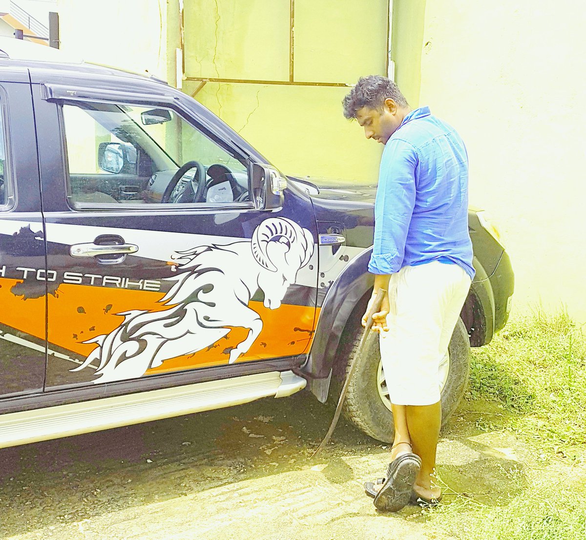 SimpleSuni's tweet photo. ನಿಮಗೆ ಗೊತ್ತಿರದ 
ತಿಂಡಿಪೋತ,ಆಗಾಗ್ ಸಸ್ಯಹಾರಿ,
ತನ್ನನ್ನ ತಾನುslimಎಂದುಕೊಂಡ,
ರೌಡಿಸಂ ಚಿತ್ರ ಇಷ್ಟಪಡುವ
nano &amp; endeavour ಕಾರ್ ಹೊಂದಿರ��ವ
@SimpleSuni ಗೆ HBD😉 https://t.co/F9CZk40yd5