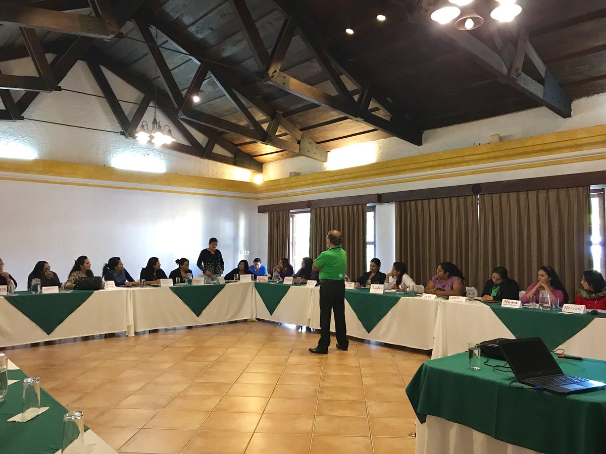 _INCEP_'s tweet photo. #GT  #INCEP #KAS

Segunda jornada de trabajo con mujeres líderes del PDC - El Salvador, con Rodrigo Navarro, Director Ejecutivo de ICEP, CR. https://t.co/lyKYw4BWl1
