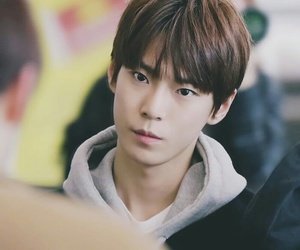 Q & Doyoung of NCT #Q  #큐  #THEBOYZ  #더보이즈  #doyoung  #nct