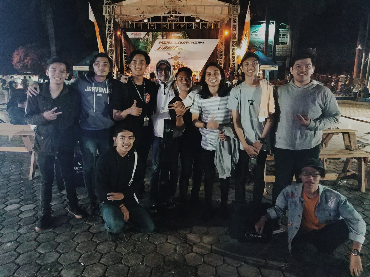 Saturday night with these boys, thank you!!! <a href="/whitealicemusic/">WHITE ALICE</a>