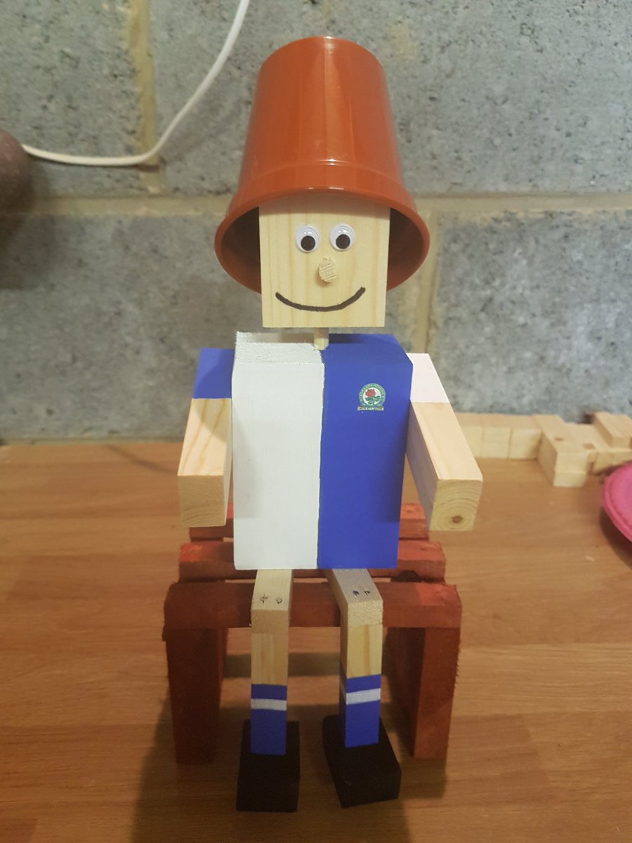 PlantPotmen's tweet photo. @rovers_chat @PlantPotmen Handmade Wooden Plant Pot men in Blackburn Rovers  colours. £12 each + £3 postage. Message me to order https://t.co/lNzKa3jRG2