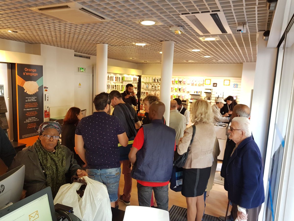 Orange Store tweet media