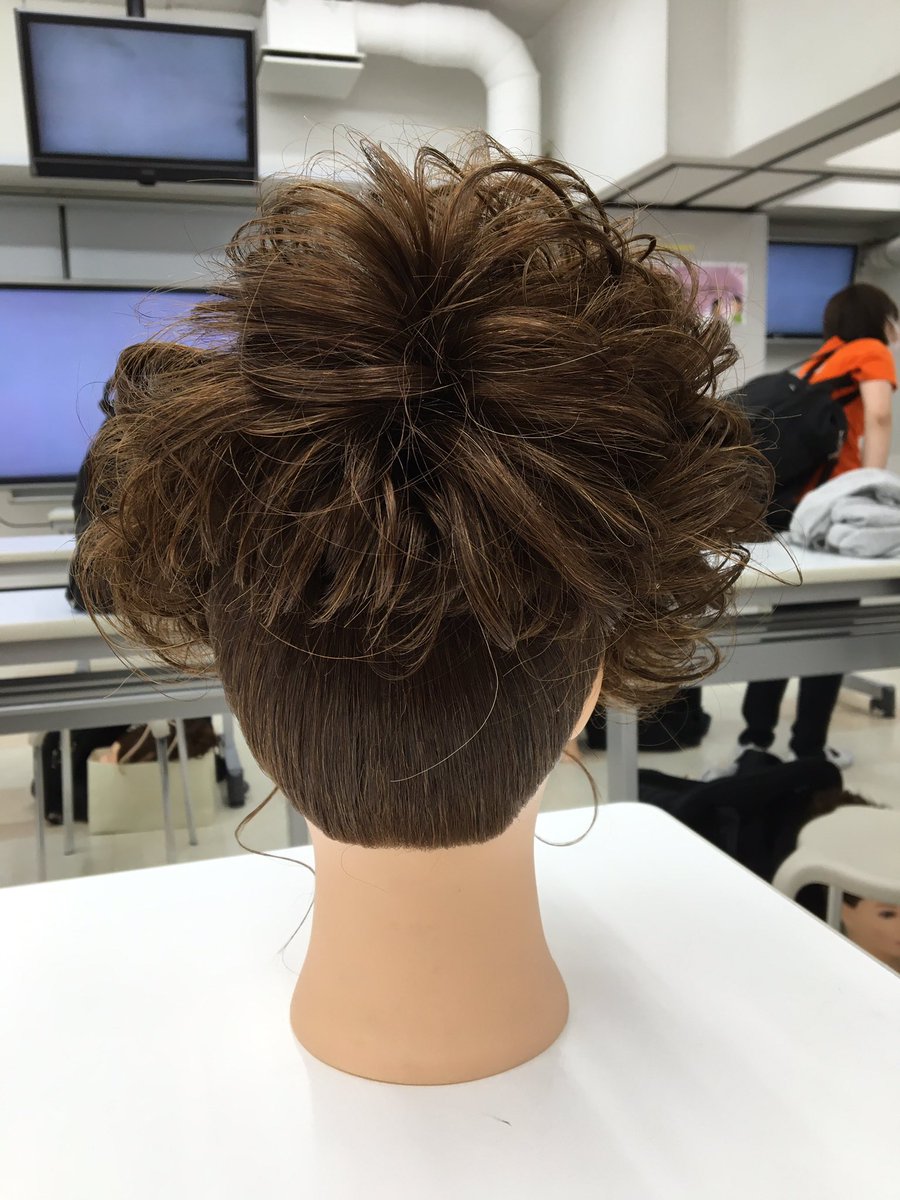 紫髪系 戒斗 美容学生 V Twitter ファボリツよろしくお願いします コンテスター 美容学生 サロン風アレンジ ヘアアレンジ リボンヘアー グラムール 茶髪アレンジ サロンアップ モード