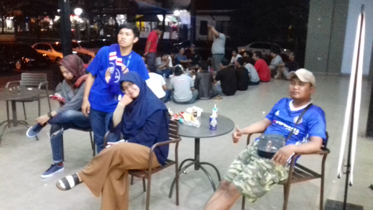 BluesTroopsTGR_'s tweet photo. Skor masih cp 2 - 1 chelsea #comeonchelsea https://t.co/eeQO5QGVOD
