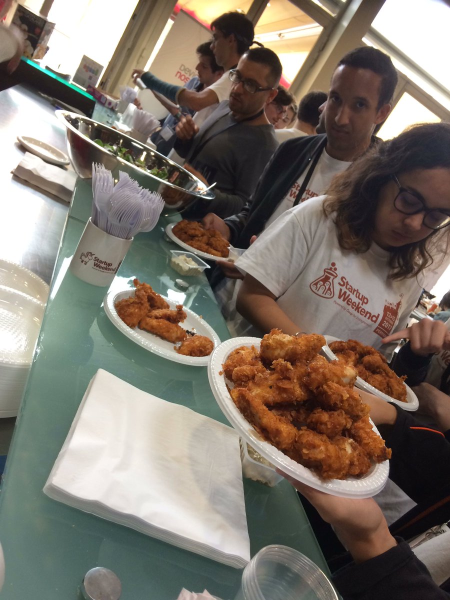 SWPerpi's tweet photo. Le poulet du #Oflahertys est arrivée ! #swperpi #sw https://t.co/P1UtRcZKeO