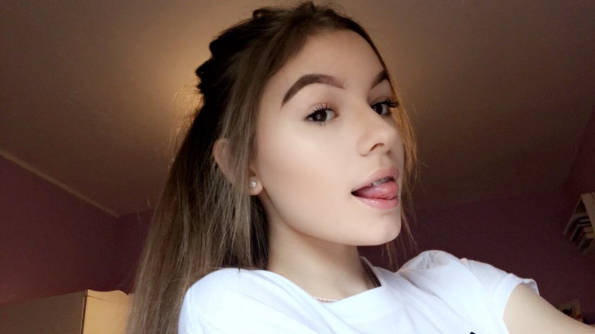 getweIIIbutera's tweet image. hehe