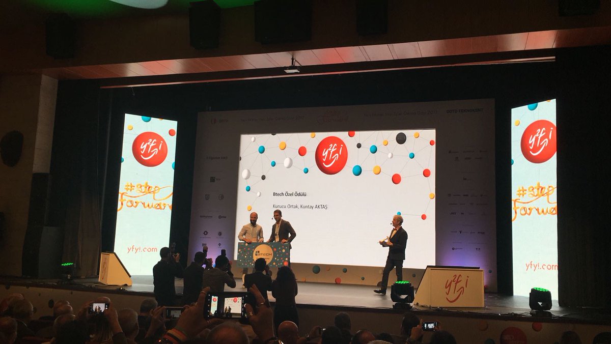 ODTUTeknokent's tweet photo. İşte ödüller! Halk Oylaması Ödülü #Restearn, IE Business Schol ödülleri #MikroBiyoSistemler ve #3D3, @BTechInnovation ödülü #iCaked'in! https://t.co/oup3GD4C74