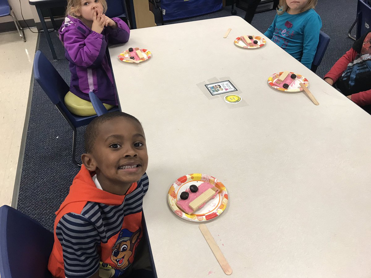 lbergy65's tweet photo. Room 114a enjoyed making editable fire trucks as a culminating activity for fire safety#trfprowlers https://t.co/zwmB64BqcV