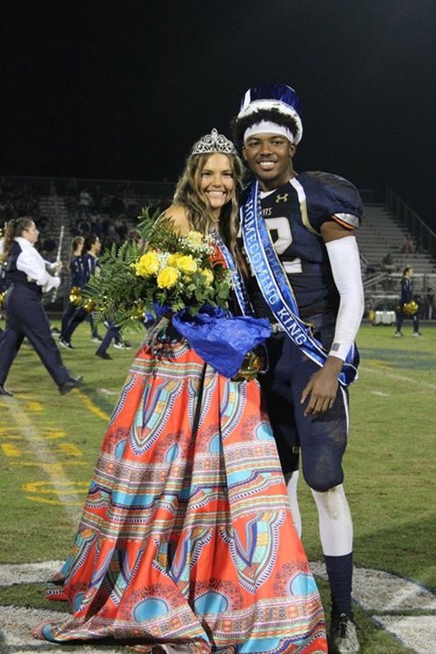 RRHSSpiritClub's tweet photo. Congratulations to our Homecoming King and Queen! https://t.co/atKTHvFrvl