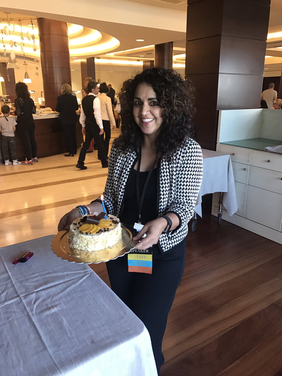MichelleDavisKC's tweet photo. Celebrating Chris Bedford-Gay's Birthday at #DDF2017 @ifopa @FOPFriends @smuglet https://t.co/30dNhOxJ2L