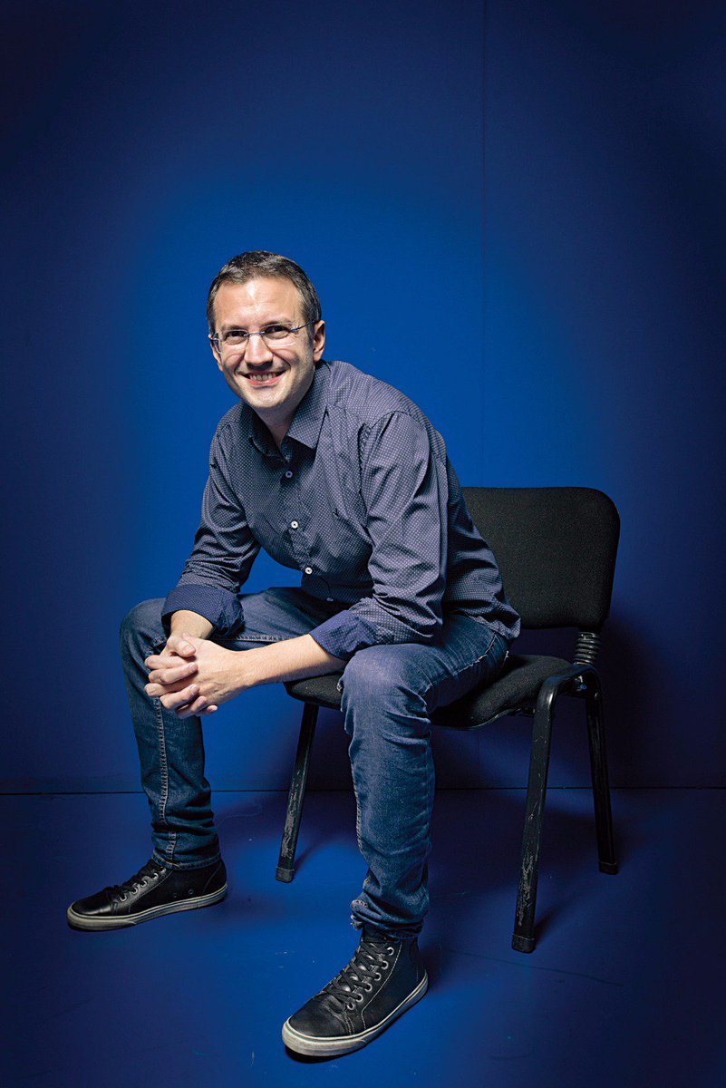 galeriarevista's tweet photo. . @GuilleFreijido de #masterclass2017: "Les enseño a ser mejores personas, después viene la música" https://t.co/fCaRO8zEs8 https://t.co/iRrQHCPPhh