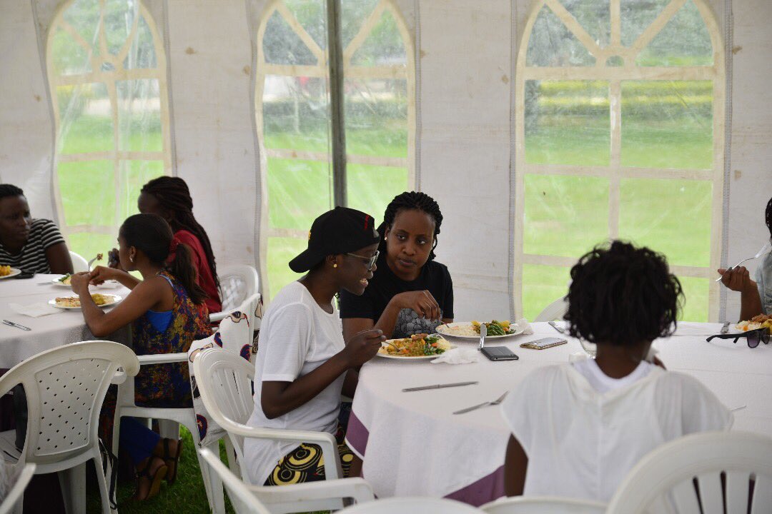 thePearlGuideUg's tweet image. We enjoyed a hearty lunch courtesy of Igongo Cultural Centre and are now on the way to the Kazinga Channel 🇺🇬

#UgTravelMonth