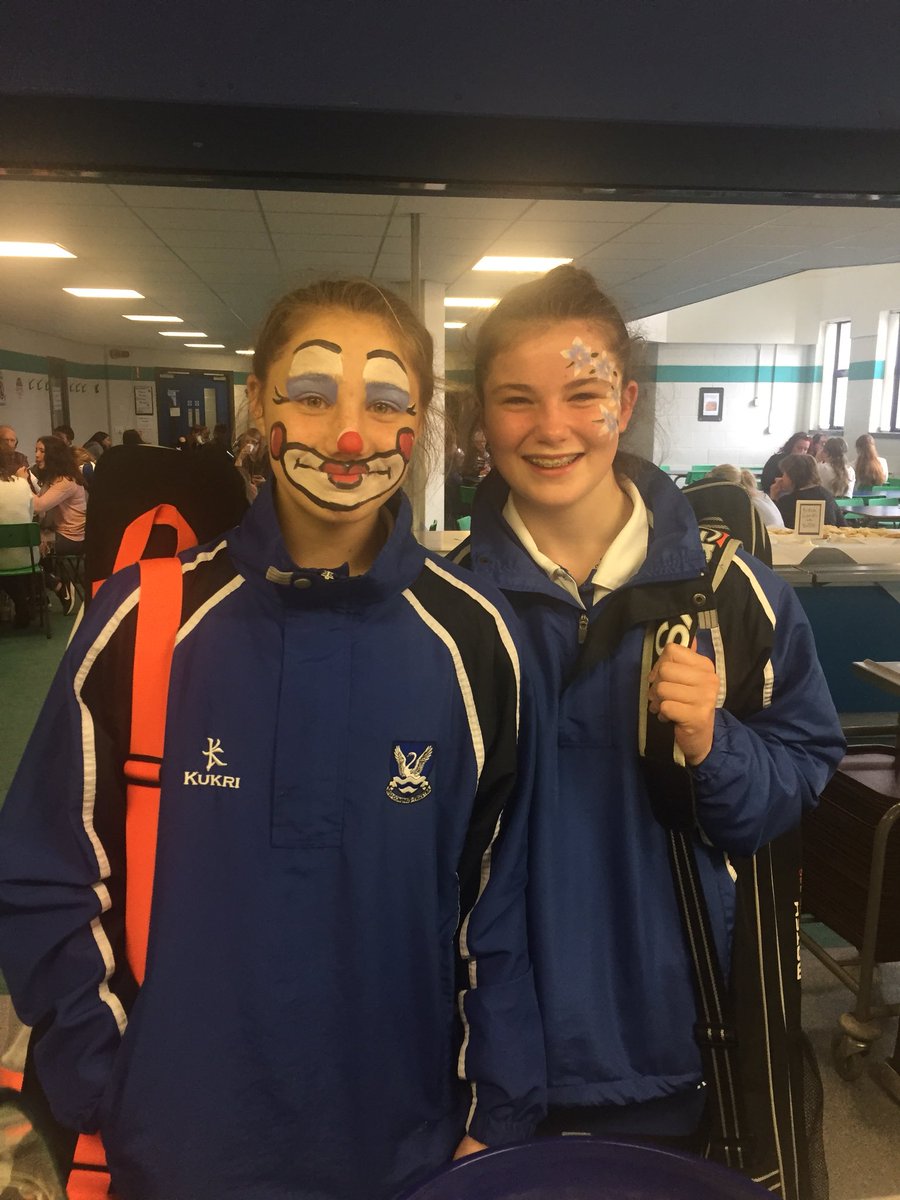 glenlolabio's tweet photo. Celebrating a 3-0 win against Bloomfield Collegiate at Glenlola Collegiate craft fair @GlenlolaSchool #charlenesproject https://t.co/im0SzJFUCi