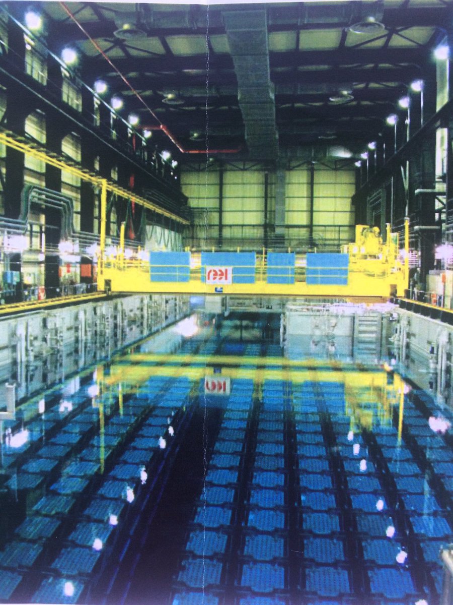 JuFrouge's tweet photo. #PiscinesEnCarton : des centaines de tonnes de combustible nucléaire situées à l’extérieur des réacteurs très mal protégés #RisqueNucléaire https://t.co/tIxeLknrvd