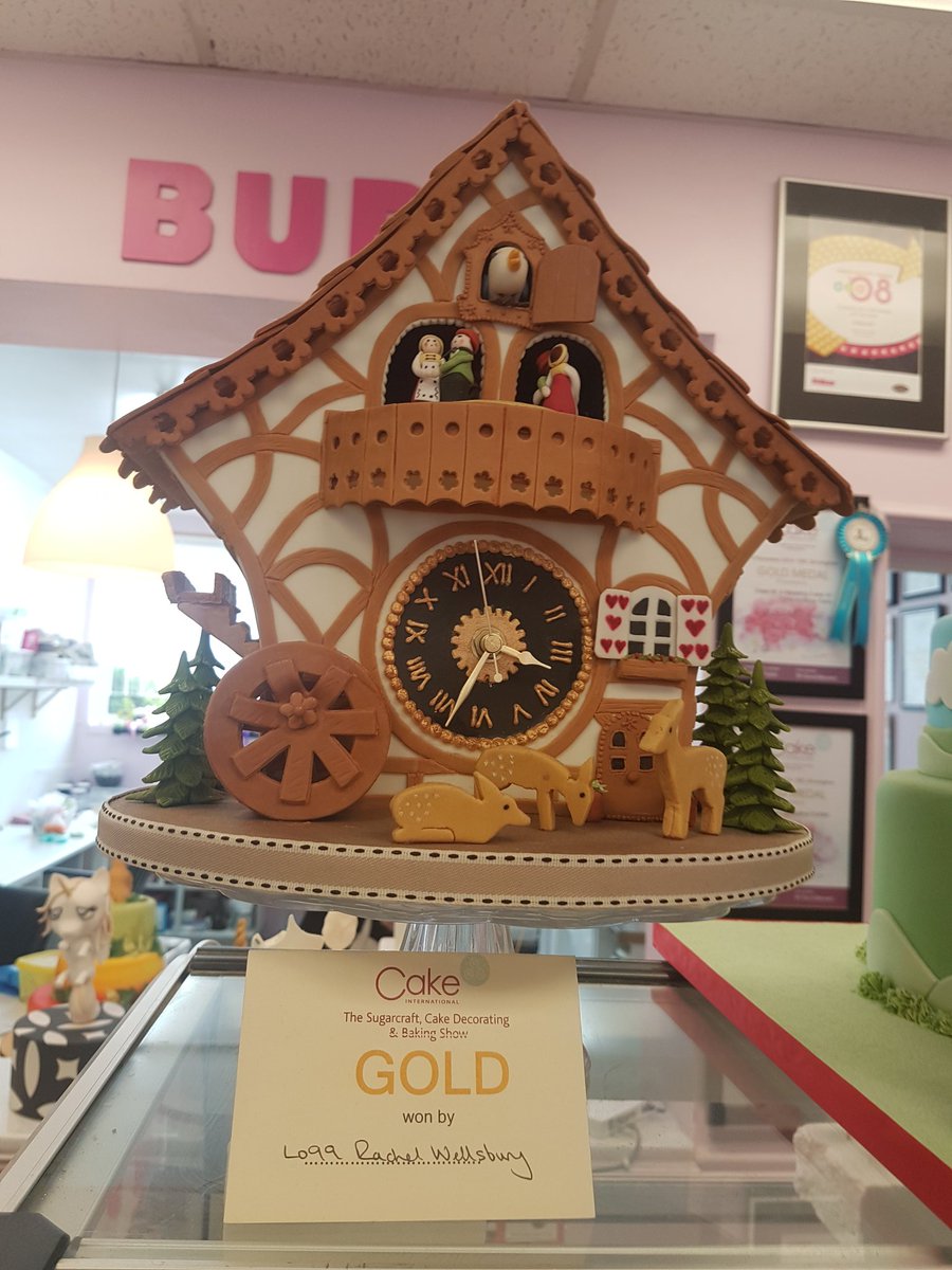 JLabhart_Staffs's tweet photo. Just seen some amazing cakes @ShugaBudz . The Swiss part of me is obsessed with the cuckoo clock! #quarterswiss #sayyestocake https://t.co/O1vZYo1KA7