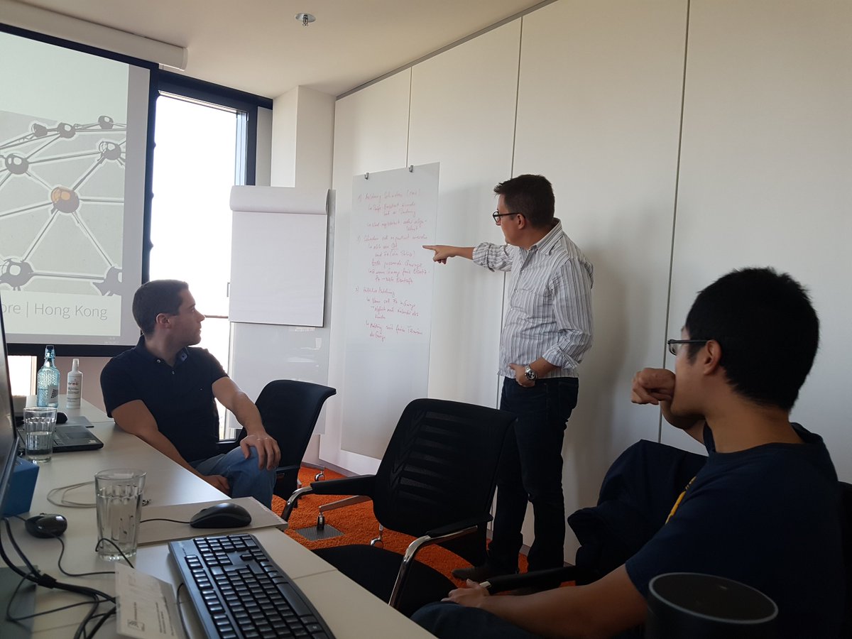 synpulsemc's tweet photo. #hacksyn five hours and counting #swiss team #designthinking https://t.co/dCuhmtdJjh