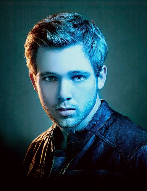 Happy birthday Max Thieriot   