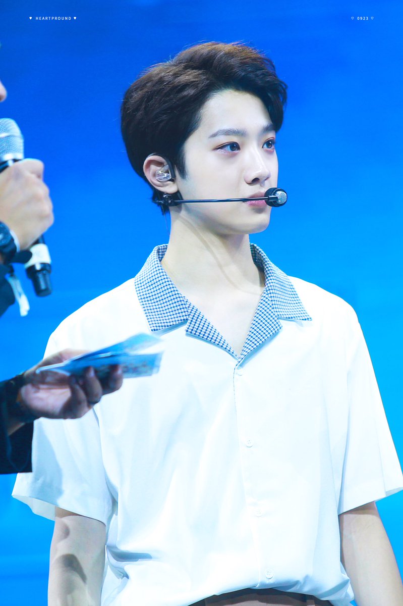 HeartPround0923's tweet photo. 171013 Manila FM #라이관린 #wannaone 다신 그대의 마음에 ♡ https://t.co/I64Yb0ttEi