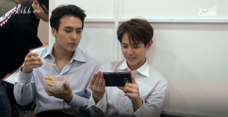 sansflowrs's tweet photo. yoseob https://t.co/KbV3ZLw0Ej