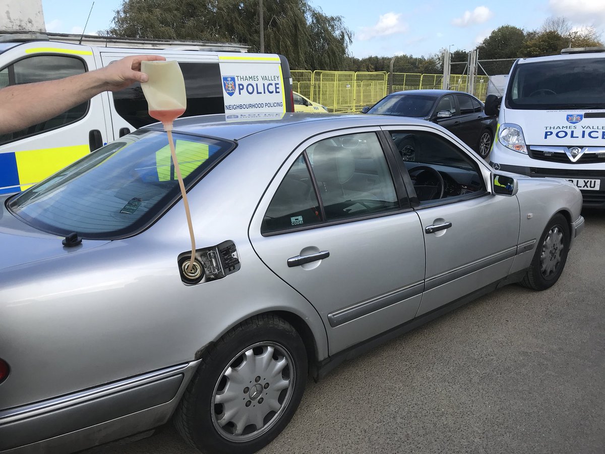 tvprp's tweet photo. Vehicle believed to be using red diesel in Bicester. Tank dip shows red fuel. Vehicle seized for @HMRCgovuk for tax offence. #p1417 #seized https://t.co/IjWZ4UfKRv