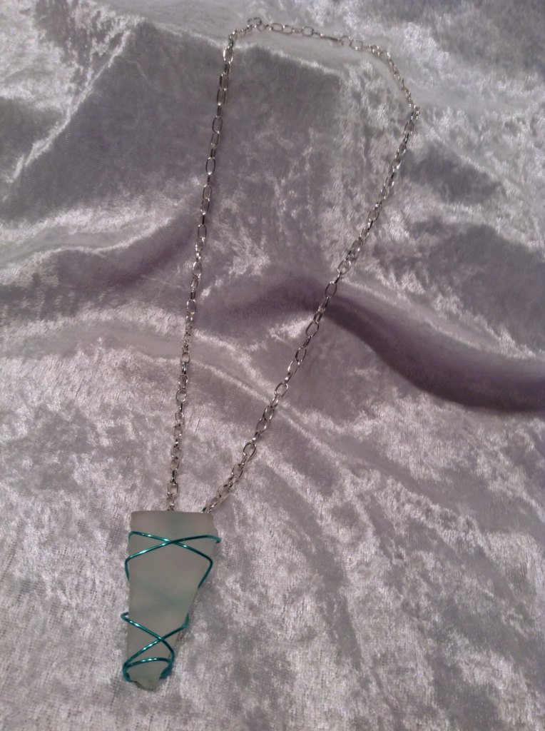randomjewelry's tweet photo. Wire Wrapped Sea Glass Pendant Necklaces https://t.co/bgeylFABIW #Etsy #Randomjewelry https://t.co/untVQQqxrs