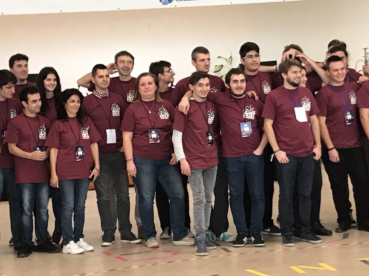 diando70's tweet image. @coderdojotm #MegaDojo #timisoara in action: +400 creative ninjas, +50 awesome mentors, +50 powerful crew #greatday #codeweek #codeEU