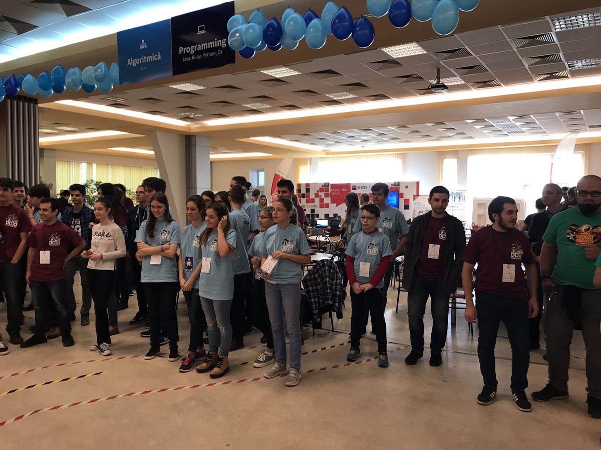 diando70's tweet image. @coderdojotm #MegaDojo #timisoara in action: +400 creative ninjas, +50 awesome mentors, +50 powerful crew #greatday #codeweek #codeEU