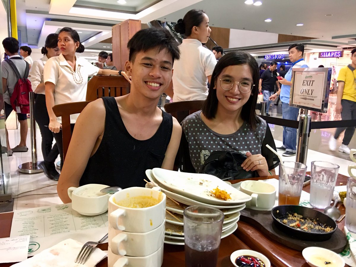 jessysweg's tweet photo. Welcome home titooo!!!! thank you sa treat ππ and congrats bb!! @adriencyrus04 galing mo kanina sobra! π#famlunchyie #3-0doves #harteu https://t.co/nK6bDxWvGc