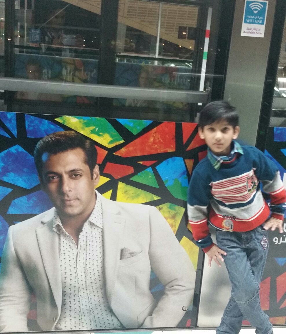 SSALMANISTAN's tweet photo. @jabeen_sh @BeingSDayana @BeingSalmanKhan Happy Belated https://t.co/oDop5ItZsj Shaan @shaanniaz12

ALLAH bless u loads of Happiness &amp; Success

Follw ur Dad,Mom &amp; b a Real HumanBeing https://t.co/eWsGZKE3qr