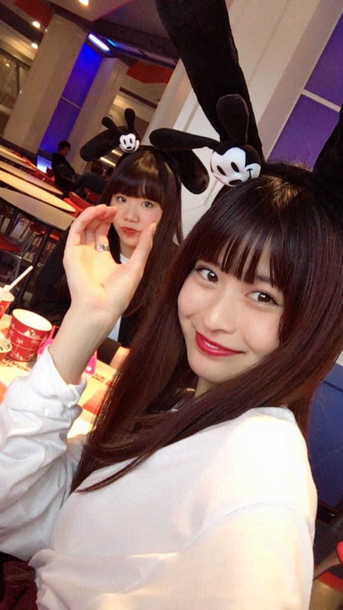 Maco 横田ひかるちゃんが珍しく笑顔の写真載せてる 遭遇したことあるんだけど 目が大きくて可愛かった この子可愛いなと思ったら横田ひかるちゃんだった