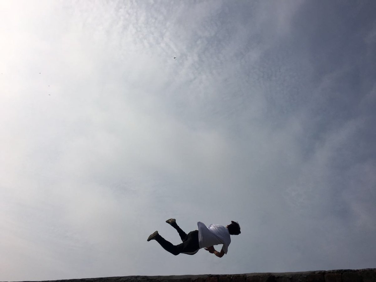 AtifFreerunner's tweet photo. Here I am with sky
During the shoot with Discovery
( #IndiaMyWay ) https://t.co/mqVqZYHg8h