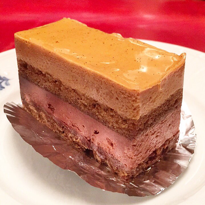 Tanakanakanakanaka בטוויטר 今日のケーキは茂右衛門さん 今日はポティロン モーツァルト クール ソバージュ ガトー エピス 今日は志村シェフが接客してくださったので つい話しかけてしまいました ポティロンは常温の方が良いかも と仰っていたので常温で