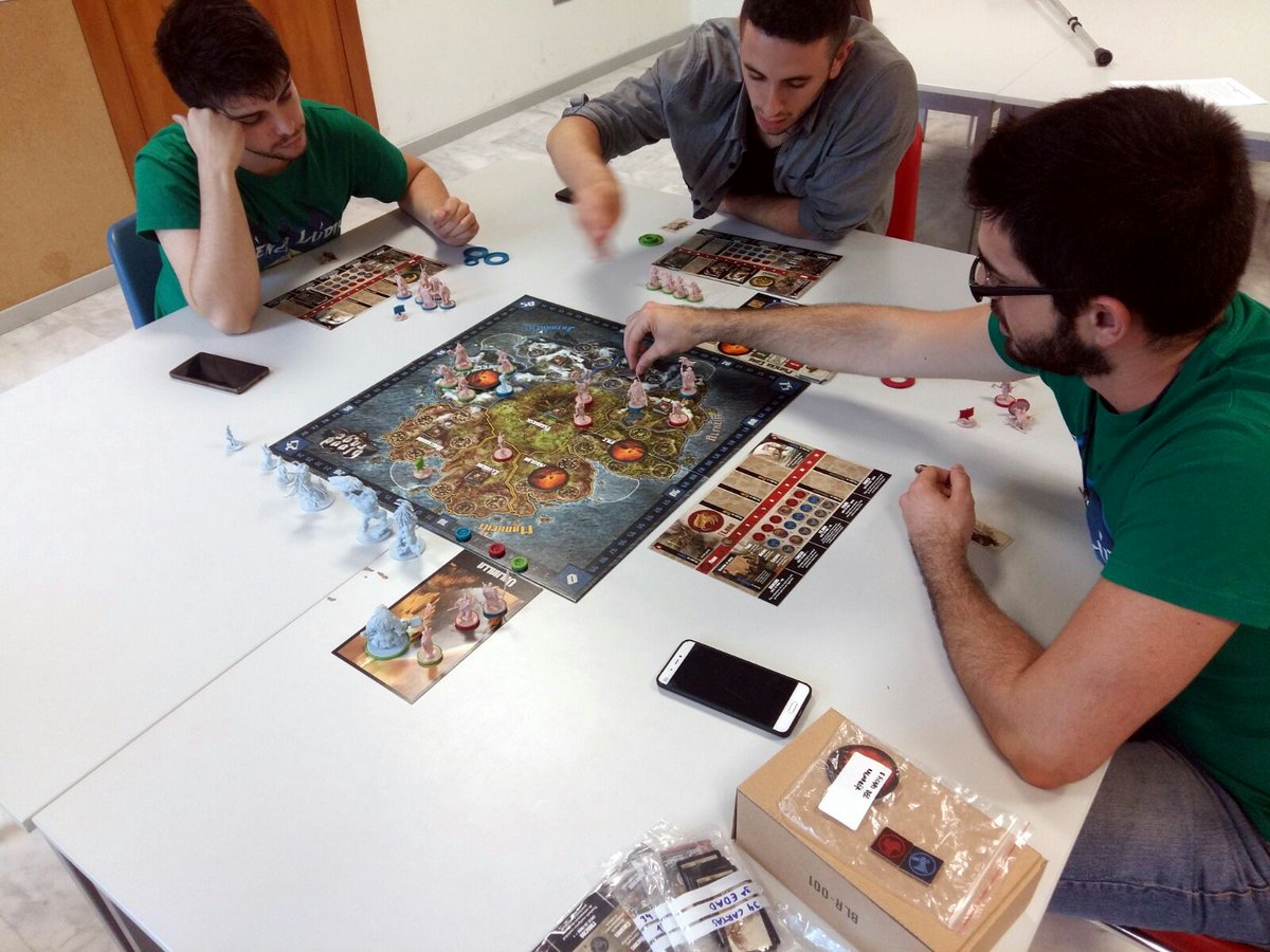 ValenciaLudika's tweet photo. Ayer, en @ValenciaLudika, #Bloodrage y #Mahjong https://t.co/WaC9YpVpPw