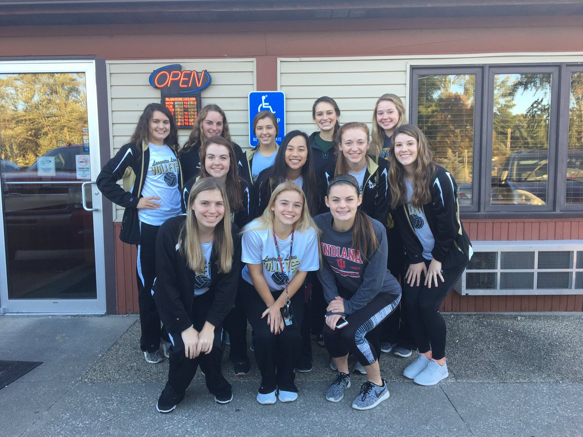 LoogooteeVball's tweet image. Breakfast this morning thanks to Blake&apos;s! Game time 11:00 AM v/s Orleans! #SectionalWeek #LionPride
