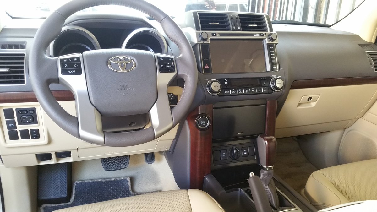 برادو V6 VXR  مواصفات خليجي رقم1 موديل 2017 شهر 8
#معرض_الخليج_لتجاره_السيارات