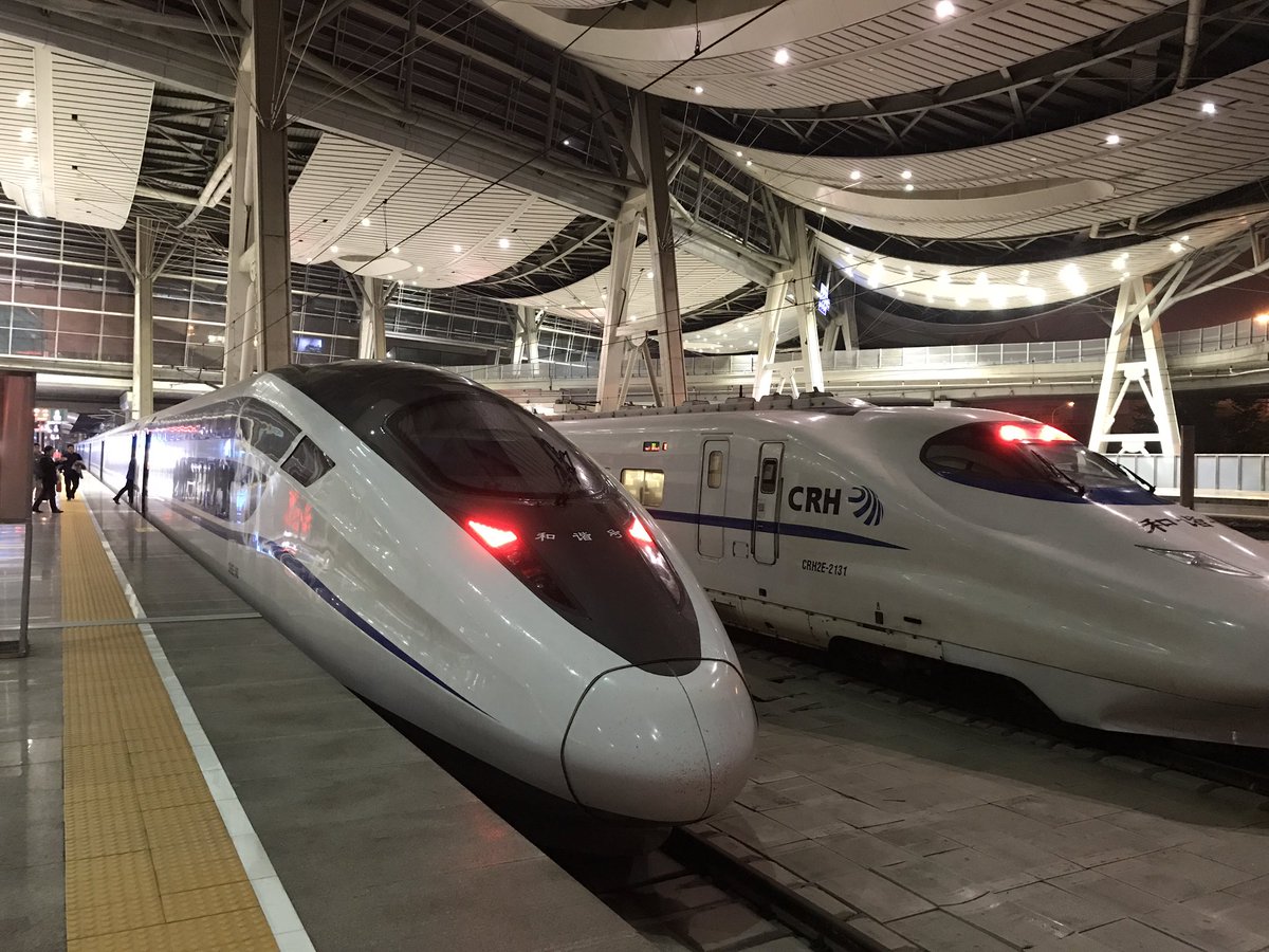 Uzivatel ぶび Na Twitteru 中国の寝台新幹線d311次に乗車 レール向きに並ぶ寝台で今回は2階 特急サンライズよりも広い 勿論カーテンはついている