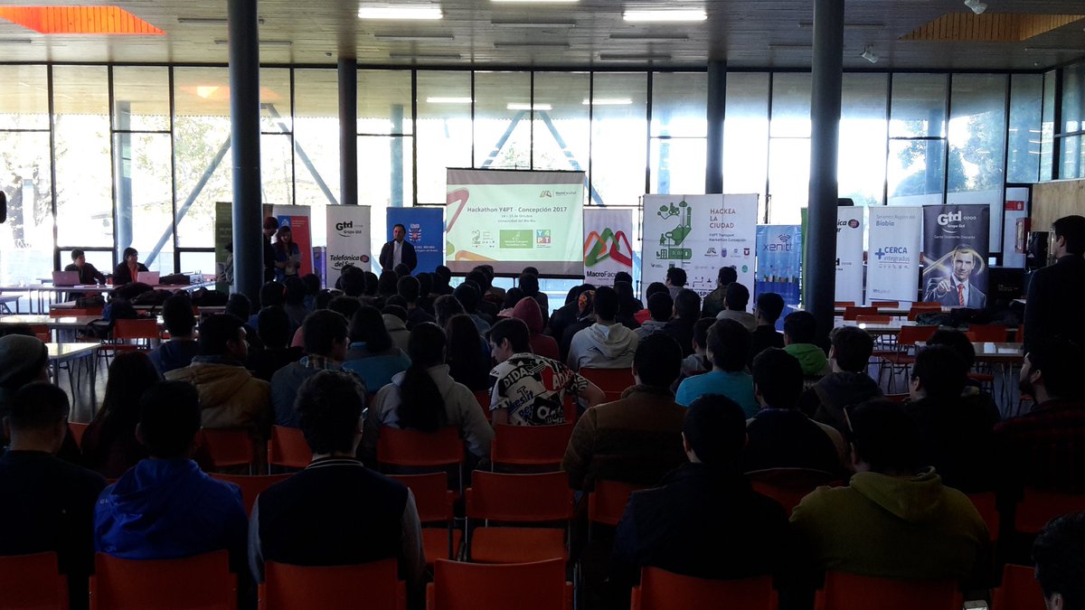 nico_grandon's tweet photo. Ya partimos y todo el ambiente en #TransportHackathon de @Y4PTcl en @ubbchile de #Concepción #movilidad #SmartCity @ciudadinteli_cl @pyd_mtt https://t.co/WfGAfvAPNl