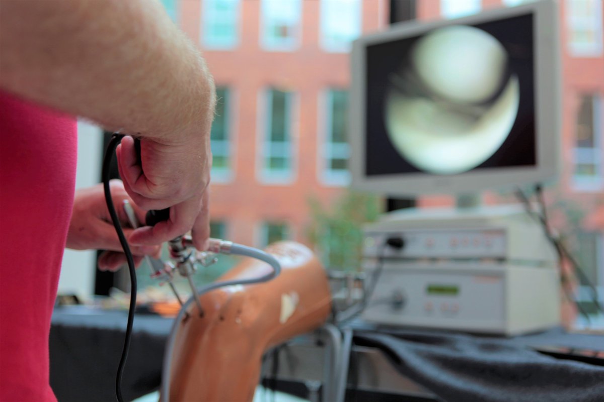 ZaansMC's tweet image. Zelf opereren is nog niet zo gemakkelijk. Vandaag op de #Themadag @ZaansMC mag iedereen dat  proberen. Dat kan nog tot 15.30u!