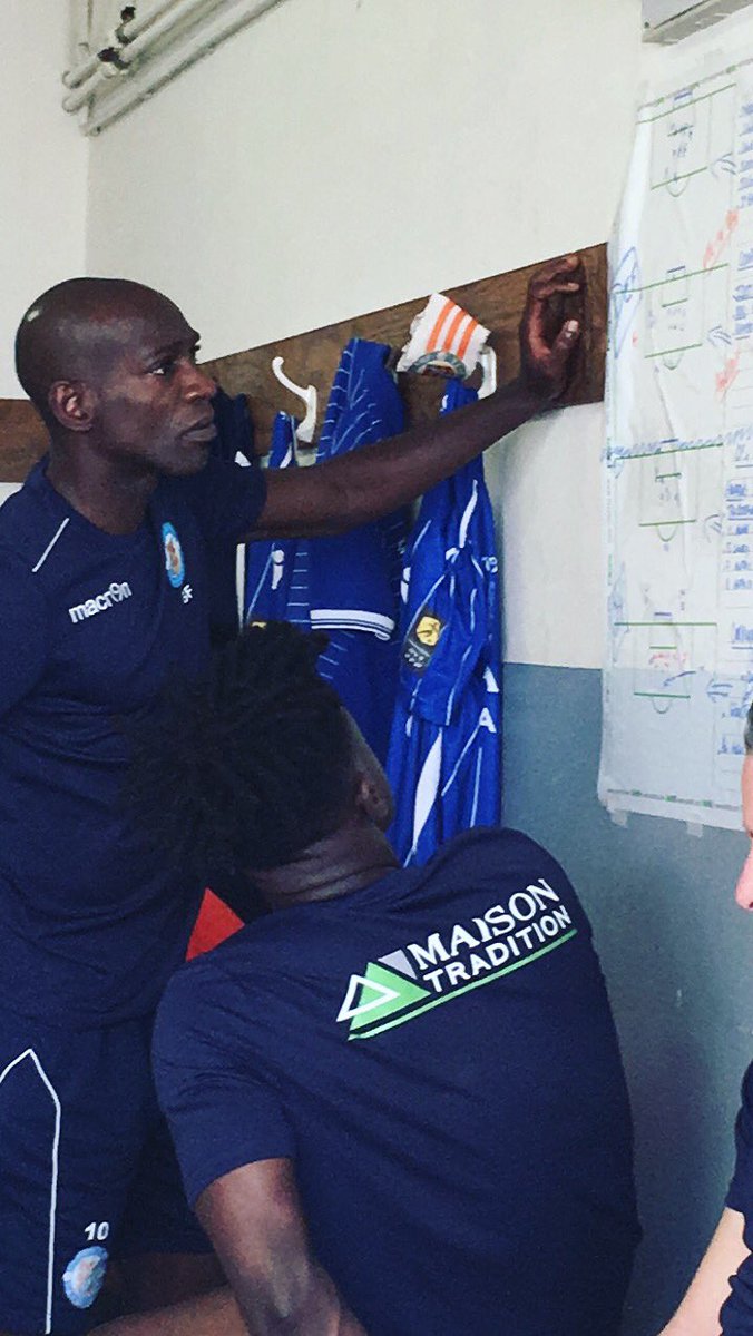 ACFC_16's tweet photo. 📽 Suivez le match en live sur notre page Facebook !
⏱M - 45 #BAYACFC 🔵⚪️ https://t.co/jCfB2bqA22